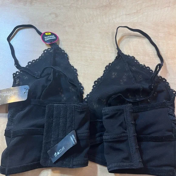 Rene Rofe Black Lace Bralette lingerie Medium NWT 
Unpadded 
Style/color: B8624 - Picture 10 of 11
